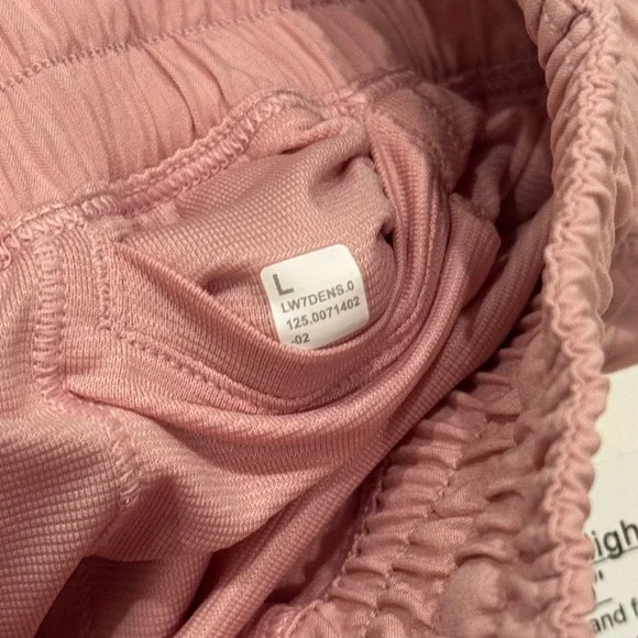 Lululemon Shake It Out High Rise Run Short 2.5 Pink Peach Size L LW71DENS - Picture 8 of 8